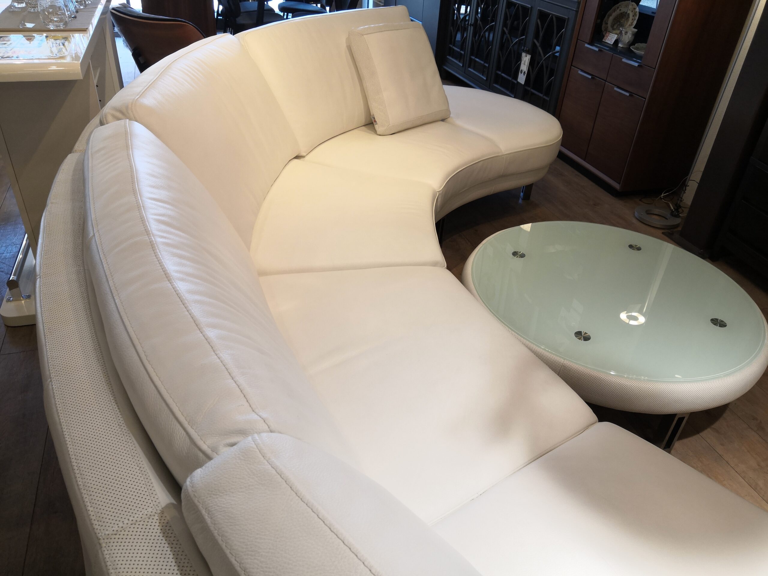 中古品 】KELVIN GIORMANI ケルビンジョルマーニ 高級品 総革 ホワイト