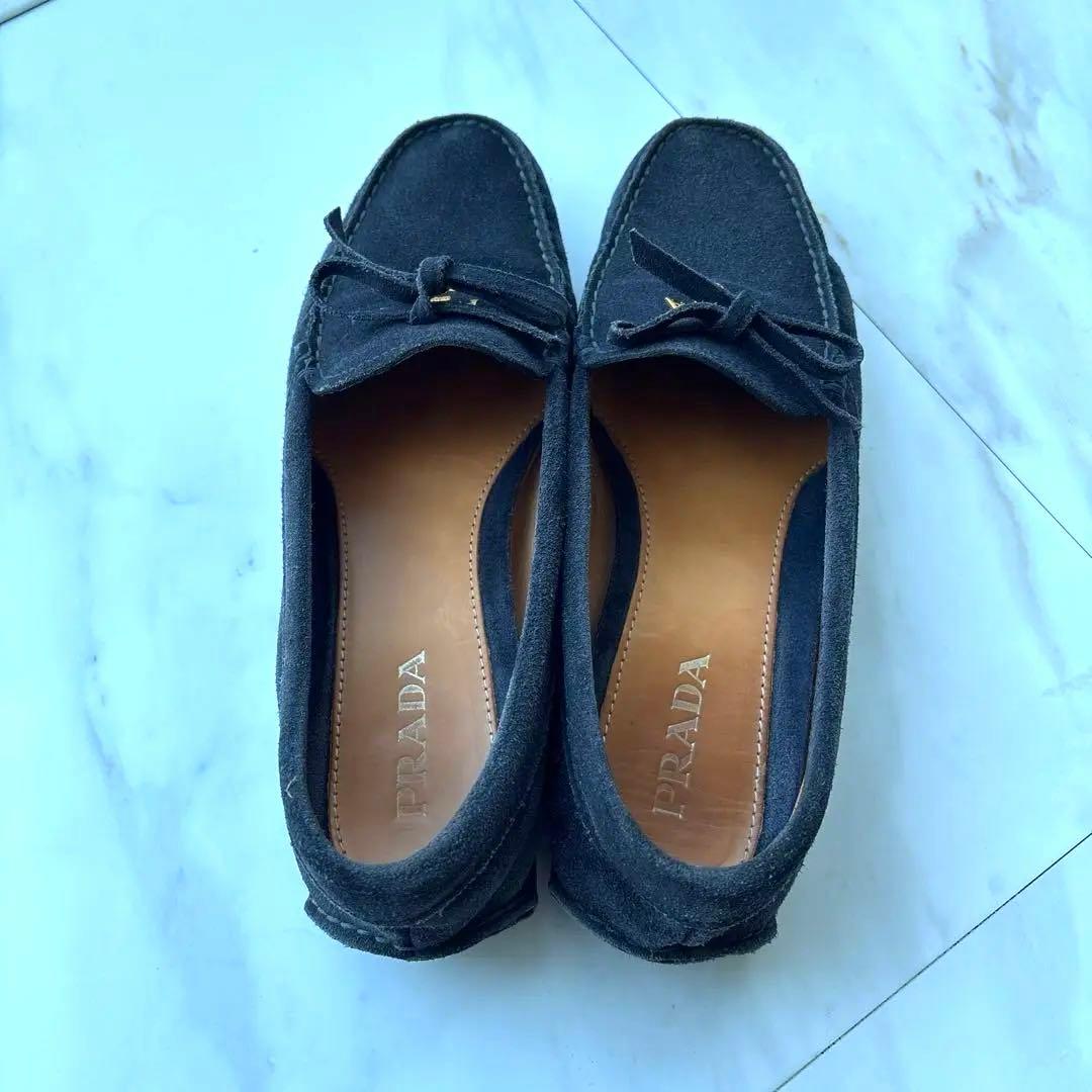 PRADA ダークブルー スエード ローファー 紺色